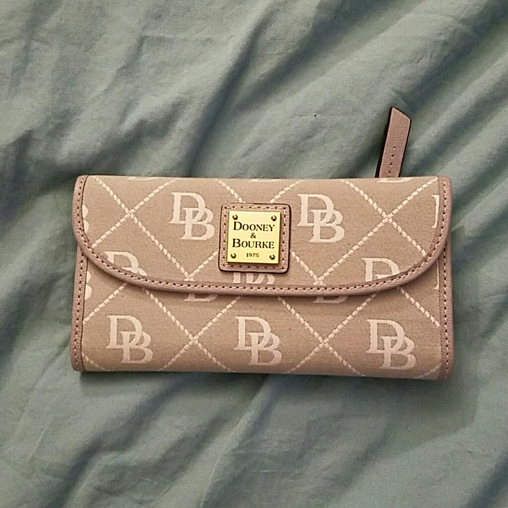 Dooney and Bourke Maxi Quilt Continental Clutch